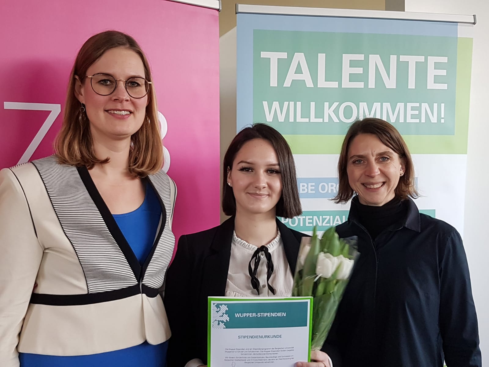 Jelena B. erh&auml;lt Wupper-Stipendium der Bergischen Universit&auml;t