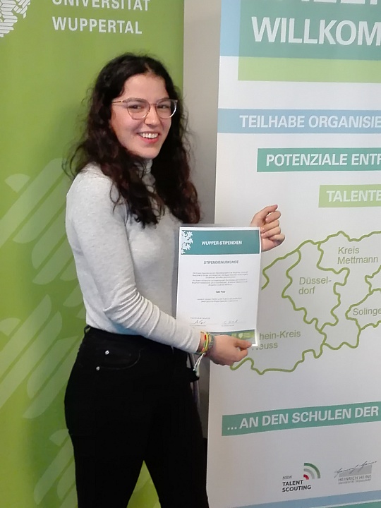 And the scholarship goes to&hellip; Helin P., Q1