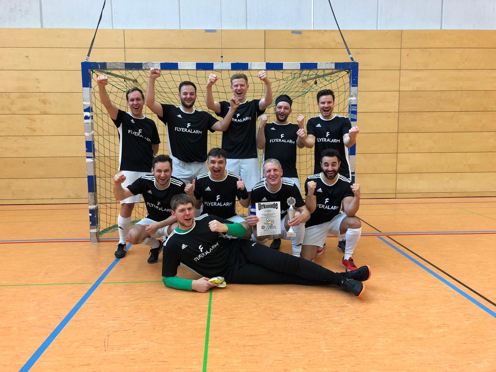 GEL - Lehrerfu&szlig;ballteam gewinnt erneut das BLTV - Turnier f&uuml;r Wuppertaler Lehrermannschaften