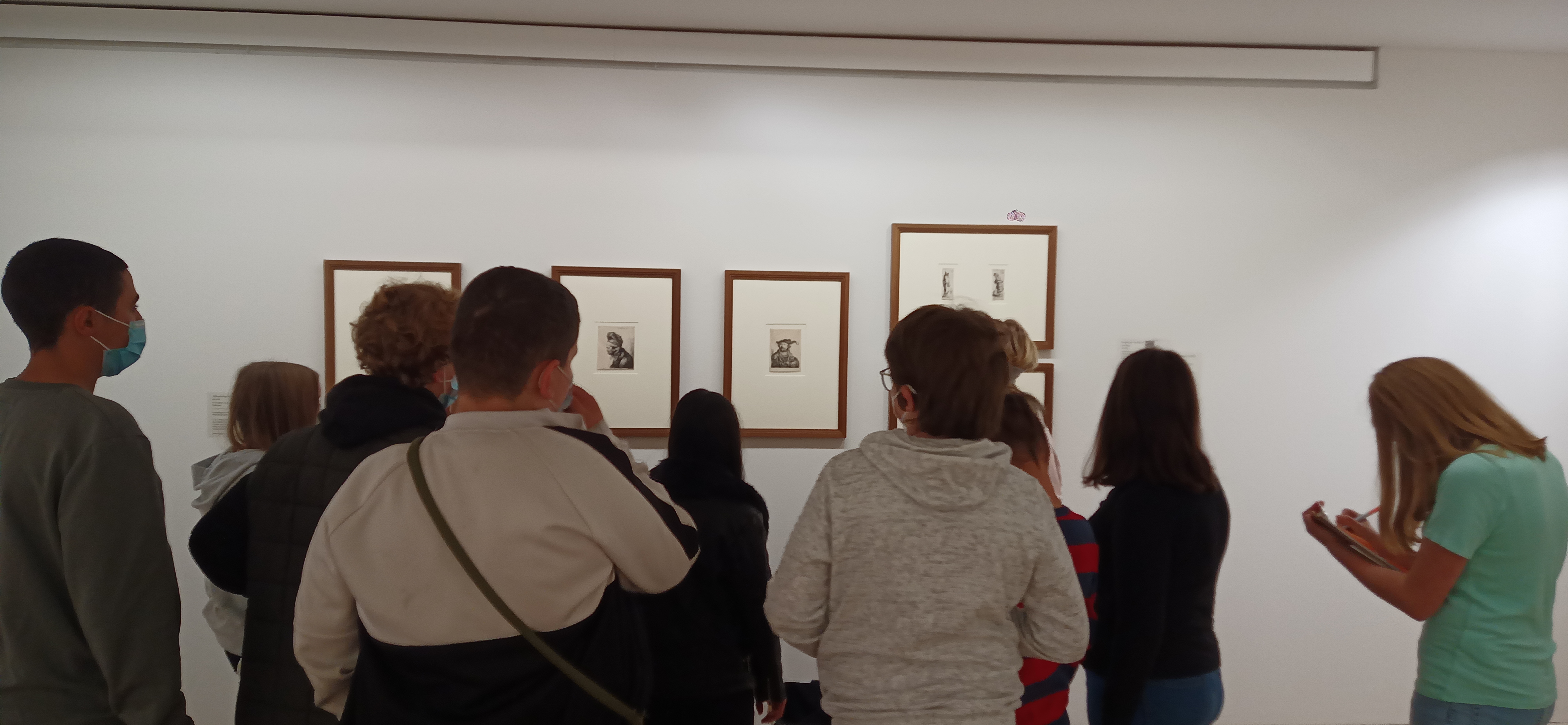 Portraits anfertigen, wie die gro&szlig;en K&uuml;nstler &ndash; Die Klassen 7E und 7F als Kulturscouts im Von der Heydt-Museum