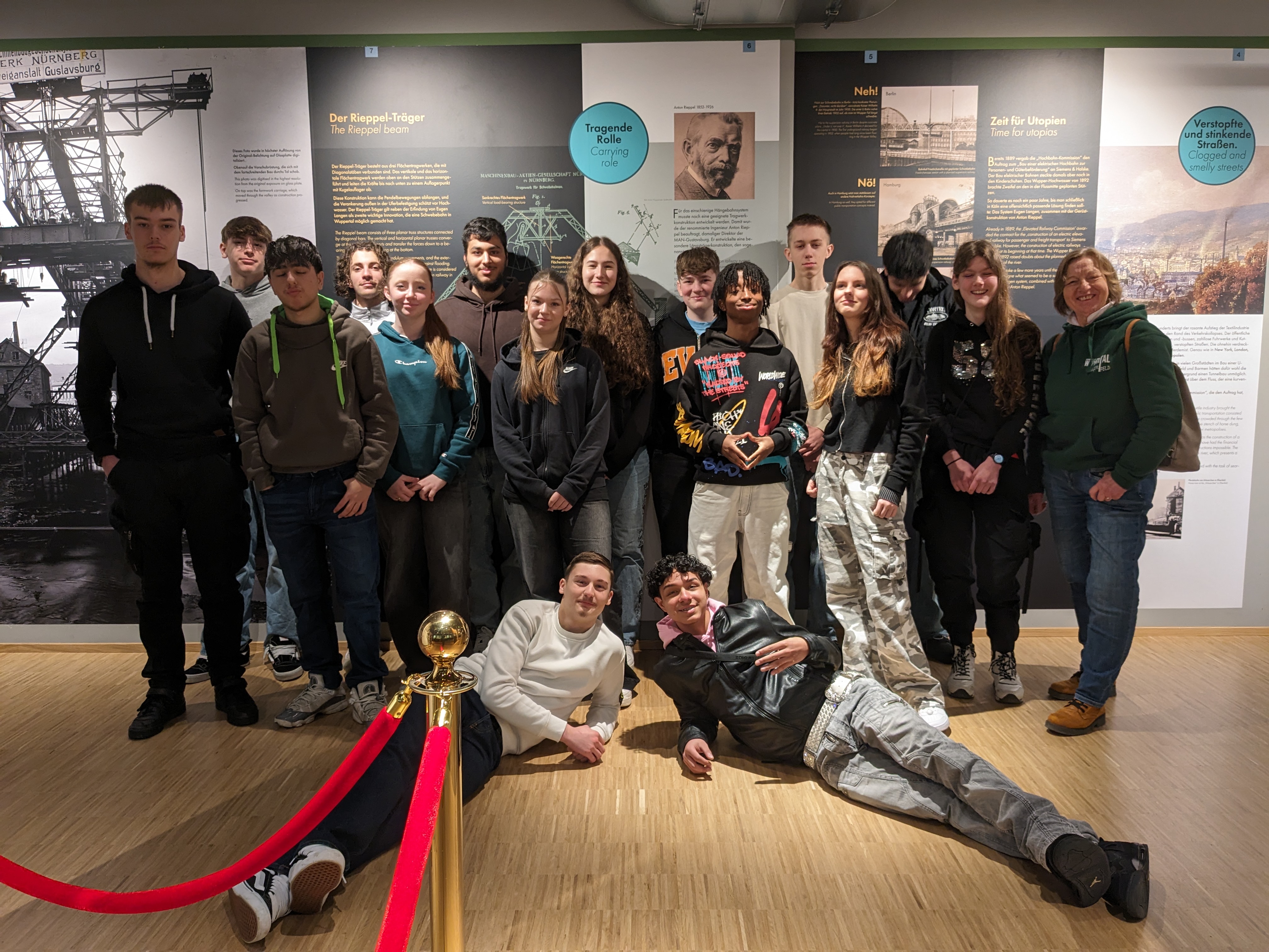 Unterrichtsgang mit dem WPI-NW-Kurs Jg. 10 zum &bdquo;Schwebodrom&ldquo; 