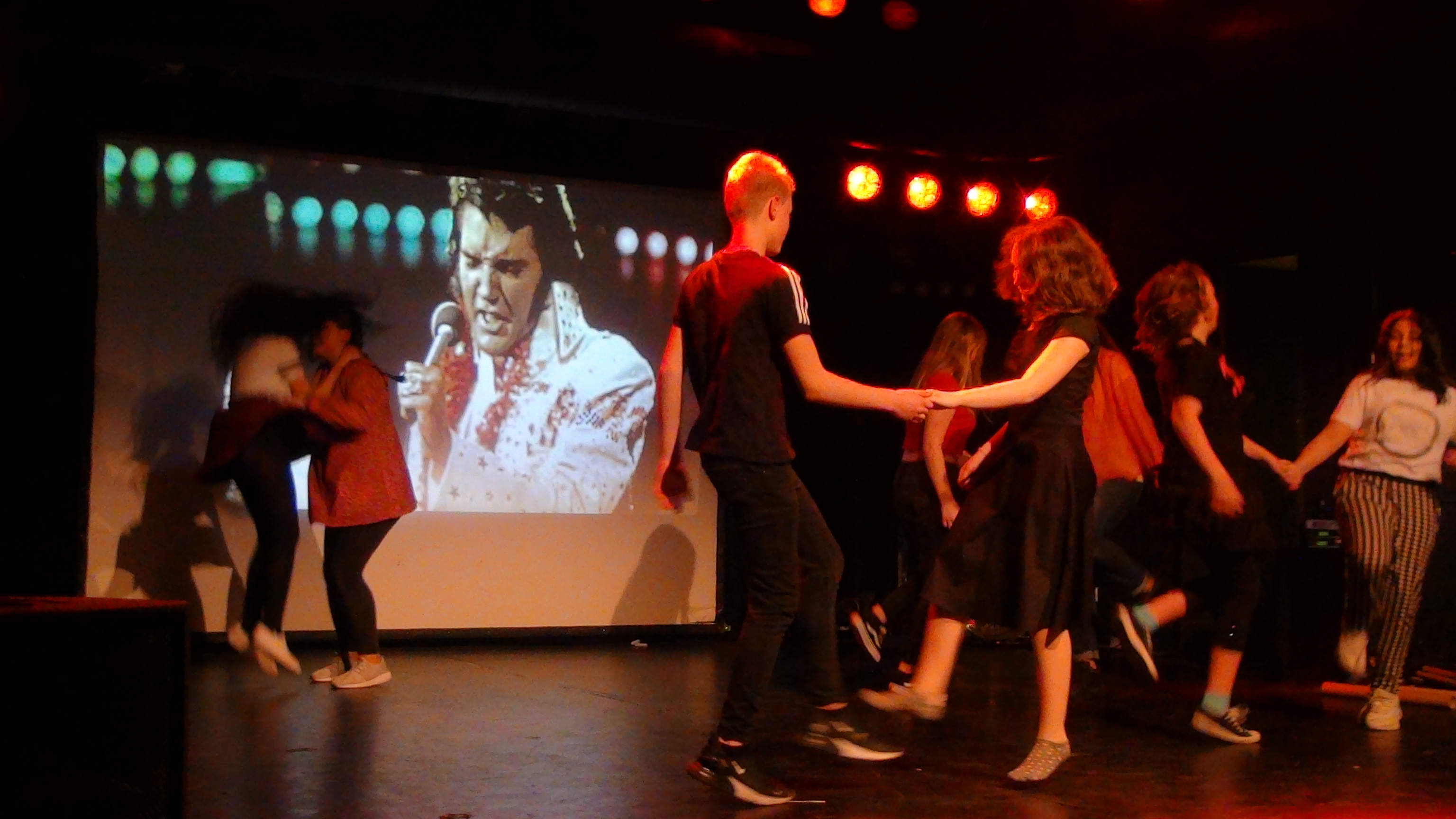 Gro&szlig;er Jubel f&uuml;r die Theater-AG beim &bdquo;Jungen Theaterfestival Wuppertal&ldquo;
