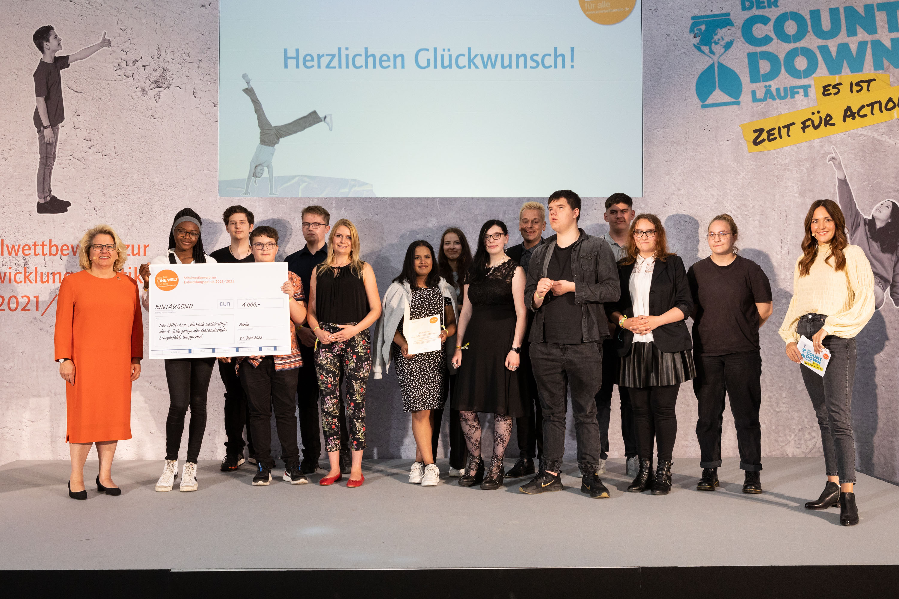 &bdquo;ALLE F&Uuml;R EINE WELT F&Uuml;R ALLE&ldquo;! &ndash; Kurs der Gesamtschule Langerfeld in Berlin ausgezeichnet